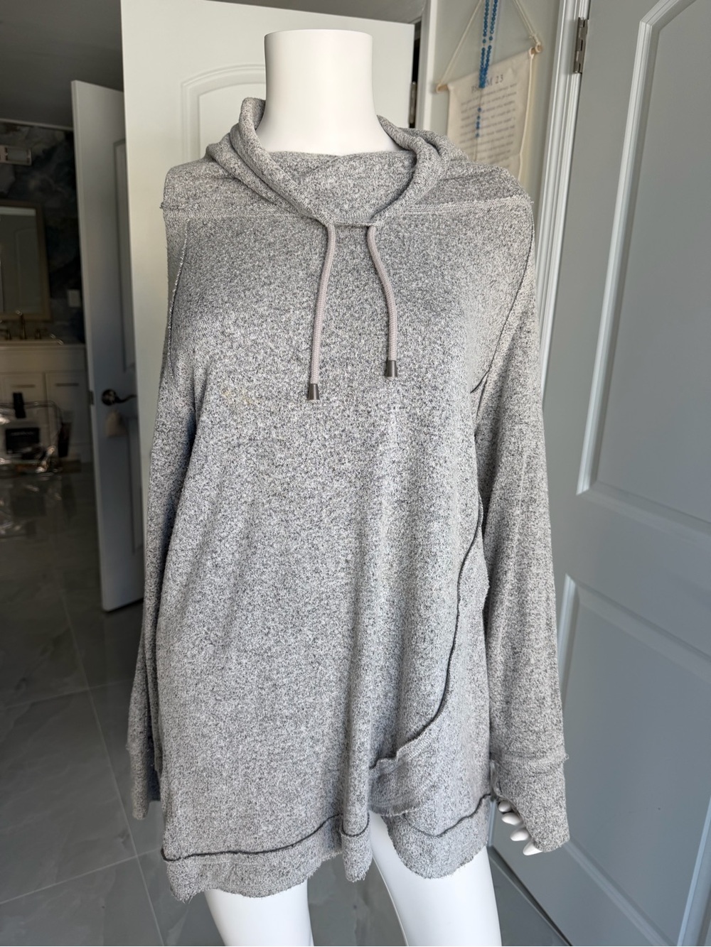 Chelsea & Theodore Light Heather Gray Hooded Cowl Pullover Sweater w/finger hole